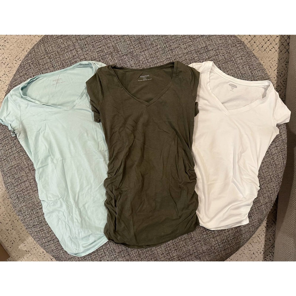 2 motherhood maternity and 1 old navy v neck maternity short sleeve shirts